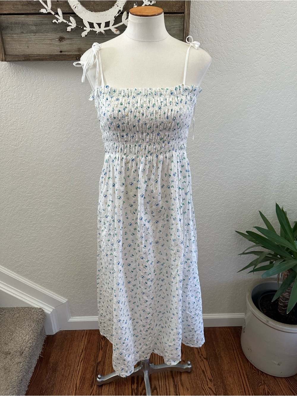 Rails Faith White Eyelet Midi Sundress with Blue and Green Floral Accents size M